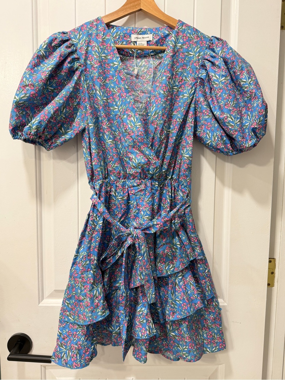 NWOT Urban Revivo Blue Floral Puff Sleeve Ruffle Dress